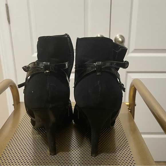 Me Too booties - Picture 4 of 4